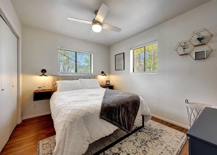 Holiday home Munds Bella Luxury Nestled In Pines