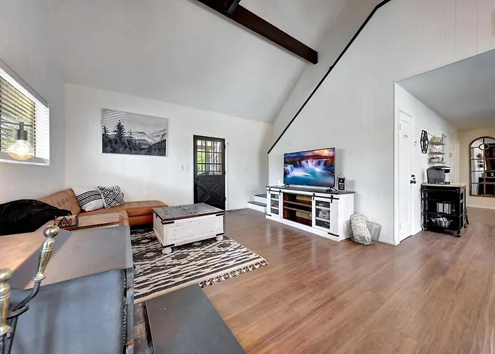 Holiday home Munds Bella Luxury Nestled In Pines